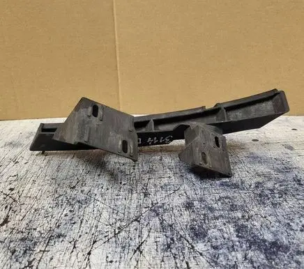 Audi Q7 4L Front bumper mounting bracket 4L0807334A