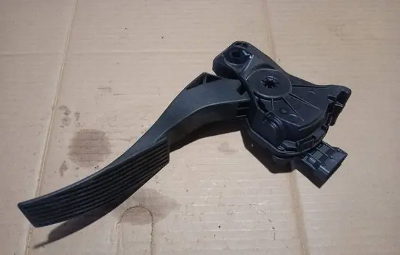 Opel Insignia A Accelerator throttle pedal 6PV00976500 13237352 17022011