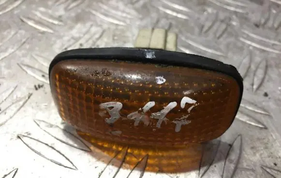 Nissan Primera Front fender indicator light 261662f000
