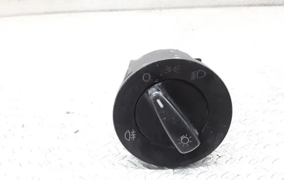 Volkswagen PASSAT B5.5 Light switch 1C0941531