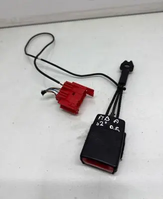 Mercedes-Benz A W169 Front seatbelt buckle 1698604869