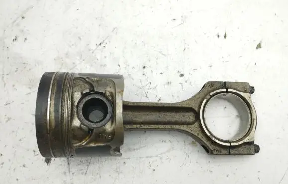 BMW 5 F10 F11 Piston with connecting rod