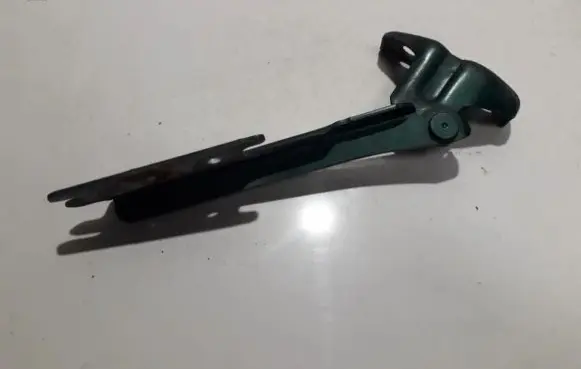 Mazda 626 Engine bonnet/hood hinges