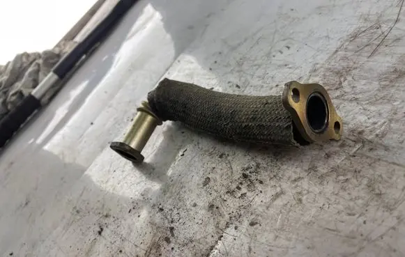 Hyundai Accent EGR valve line/pipe/hose