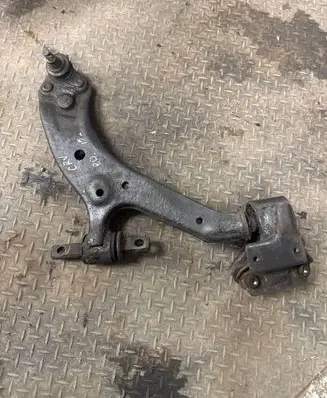 Honda CR-V Front lower control arm/wishbone