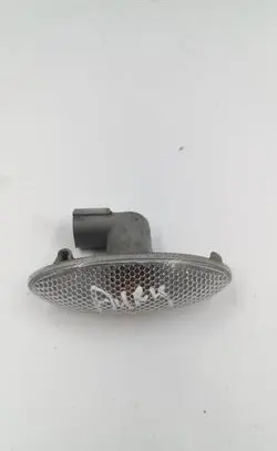 Toyota Auris 150 Front fender indicator light 8173002080