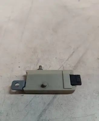 BMW 5 E39 Aerial antenna amplifier 8368886