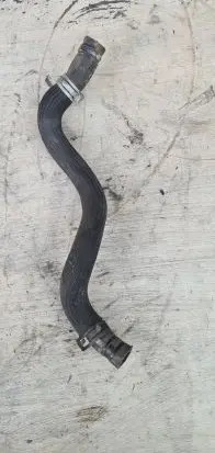 Coolant pipe/hose