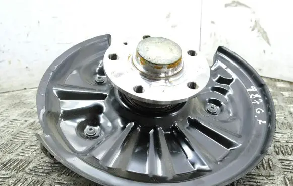 Cupra Formentor Rear wheel hub 5QD505435F