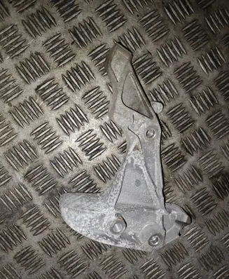 Jeep Cherokee A/C compressor mount bracket 04627674AD