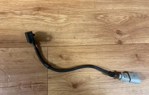 Audi A4 S4 B7 8E 8H Crankshaft position sensor 9805940