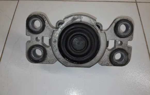 Land Rover Discovery Sport Engine mount bracket NOCODE
