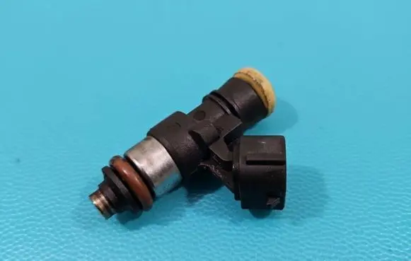 Volkswagen PASSAT B7 Fuel injector 0280158831DE IMPRK1393314