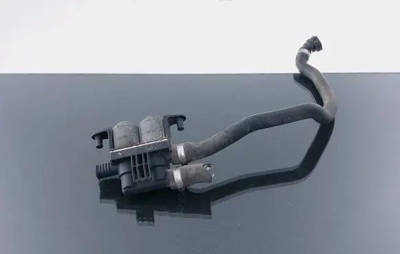BMW 7 E65 E66 Coolant heater control valve 60835 6908294 64116908294