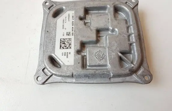 Peugeot 308 Xenon control unit/module 130732940400