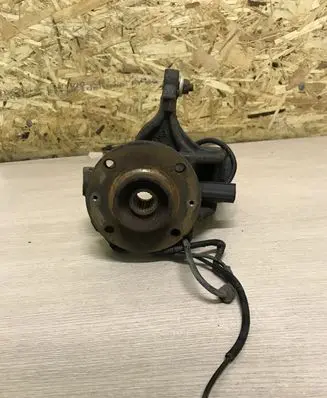 Peugeot 208 Front wheel hub