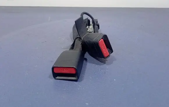 Toyota Auris E180 Front seatbelt 