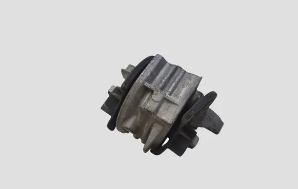 Citroen C5 Engine mount bracket