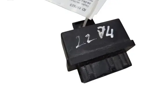 Peugeot 308 Fuel pump relay 240107
