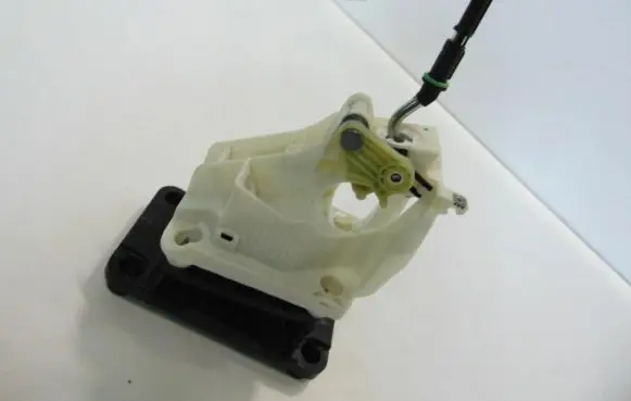 Peugeot 3008 II Gear selector/shifter in gearbox 