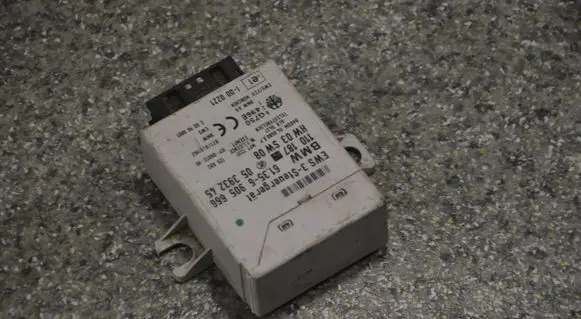 BMW 5 E39 Immobilizer control unit/module 61356905666 05393245 110187