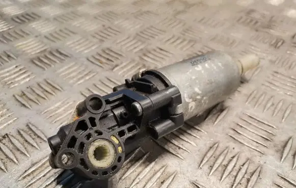 Lexus GS 300 350 430 450H Seat adjustment motor 8582033020