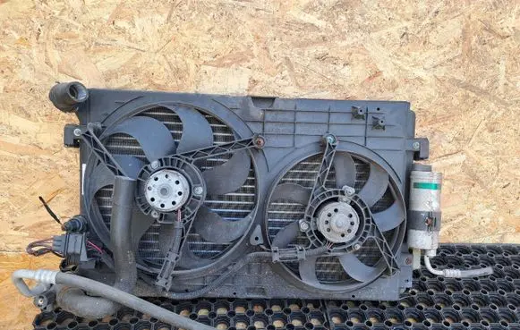 Volkswagen Golf IV Radiator support slam panel