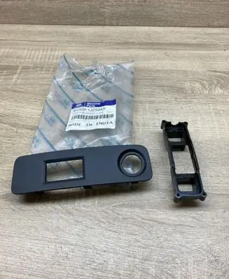 Hyundai i10 Cigarette lighter trim front 933001J250AX