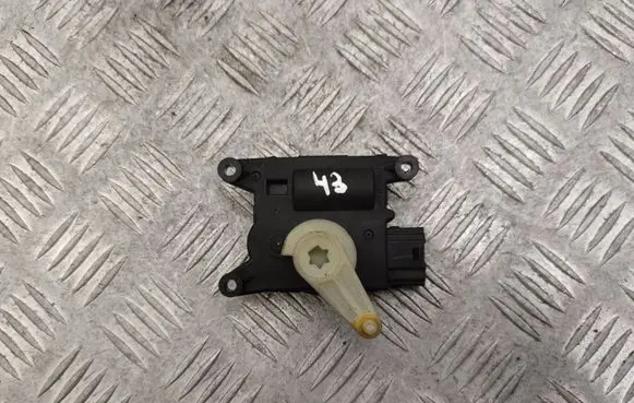 Nissan Leaf I (ZE0) Intake manifold valve actuator/motor T1008566R 20107