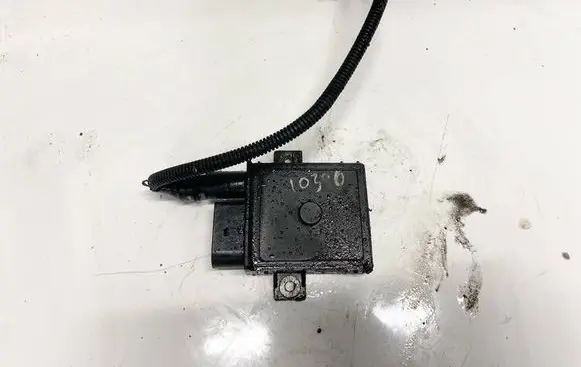 BMW 3 E90 E91 Glow plug pre-heat relay 780120103