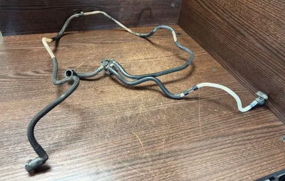 Renault Trafic II (X83) Fuel line pipe 