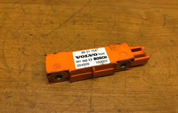 Volvo XC90 Airbag deployment crash/impact sensor 8651754 004909 1060603