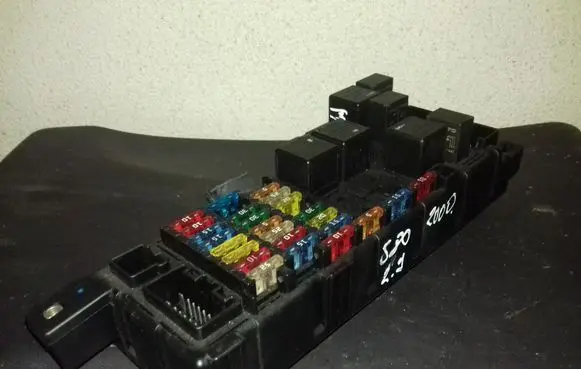 Volvo S80 Fuse module 518322011 8645364