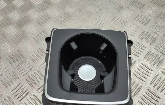 Mercedes-Benz CLA C117 X117 W117 Cup holder A1178101300