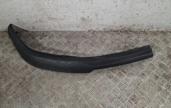 Front bumper lip