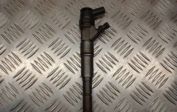 Fuel injector
