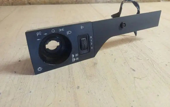 Mercedes-Benz E W124 Headlight level height control switch 1248000673
