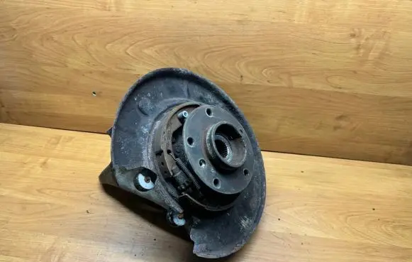 BMW 5 E39 Rear wheel hub spindle/knuckle 92010620056385