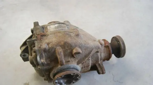 BMW X3 E83 Rear differential 7567987