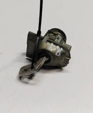 Volvo C30 Front door lock (next to the handle) 30784964 30784963