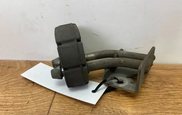 Dodge Charger Muffler mount bracket/holder 52013742AAPINYA 52013742AA