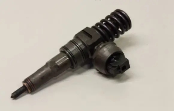 Audi A4 S4 B7 8E 8H Fuel injector 038130073BP