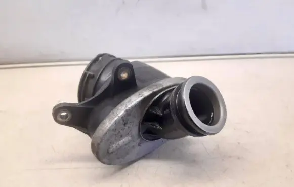 Mercedes-Benz C W204 Intake resonator A6460981007 054548