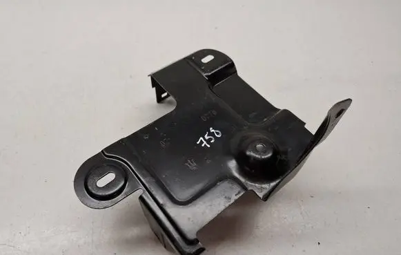 Maserati Ghibli Air filter cleaner box bracket assembly D778