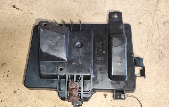 Battery tray