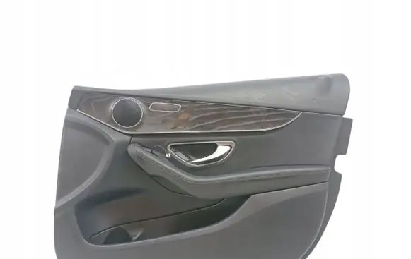 Mercedes-Benz C W205 Front door card panel trim