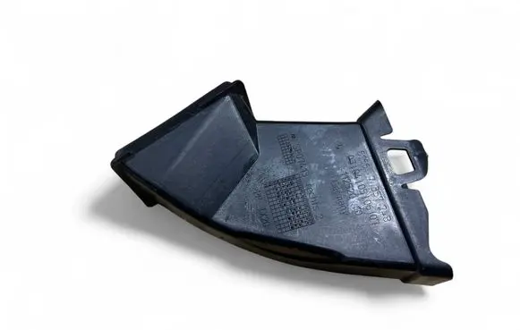 BMW M5 F90 Cabin air duct channel 61667357248 11252010 03104105067