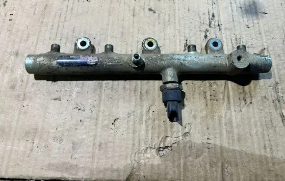 Citroen Xsara Picasso Fuel main line pipe 9655182580