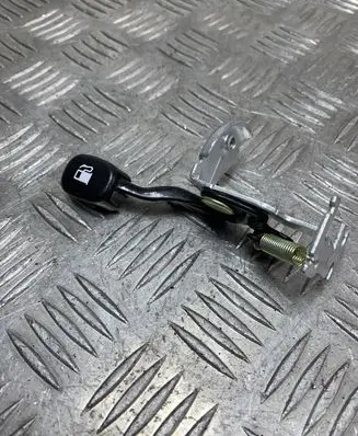 Hyundai Kona I Fuel cap release pull handle 