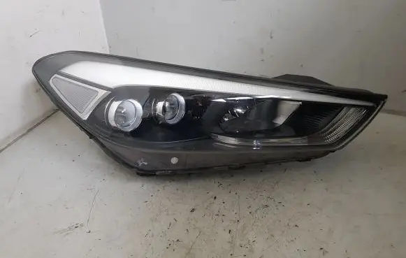 Hyundai Tucson TL Headlight/headlamp 92102D7210